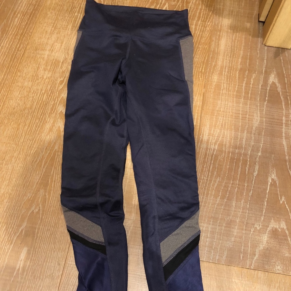 Alo Yoga Pants (Elevate Leggings in Navy/Black/Gray) Size XS